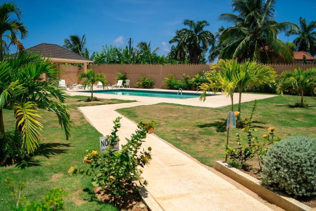 Ubuntu De La Villa- Palm View Estate Mammee Bay Exterior photo